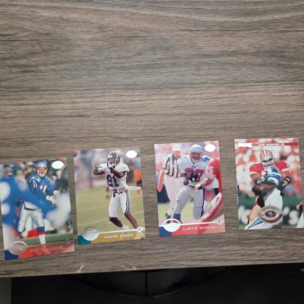 Vintage #2 Lot of 25 NFL Football Card Lot M. Faulk Aikman M. Allen and more 90s
